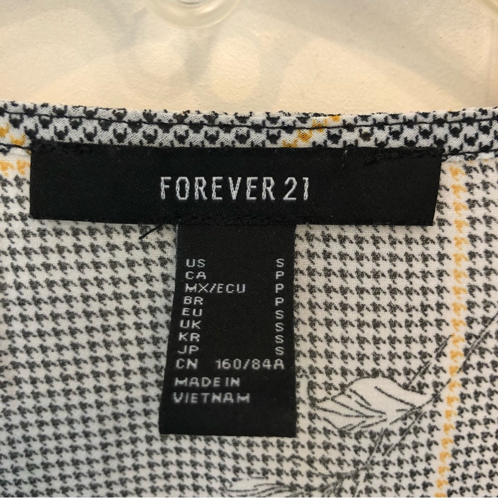 Forever 21 blouse, long sleeves with elastic bottoms, v-neck, elastic waist, SzS - Picture 6 of 11